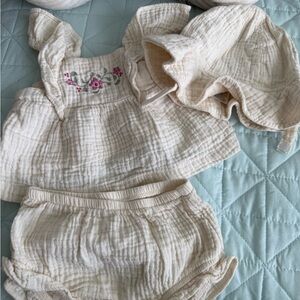 Cream Baby Outfit with Floral Embroidery